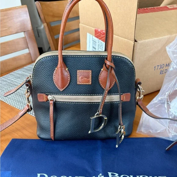 Dooney & Bourke Black Domed Satchel with Handles or Crossbody Bag Like New - Picture 4 of 16